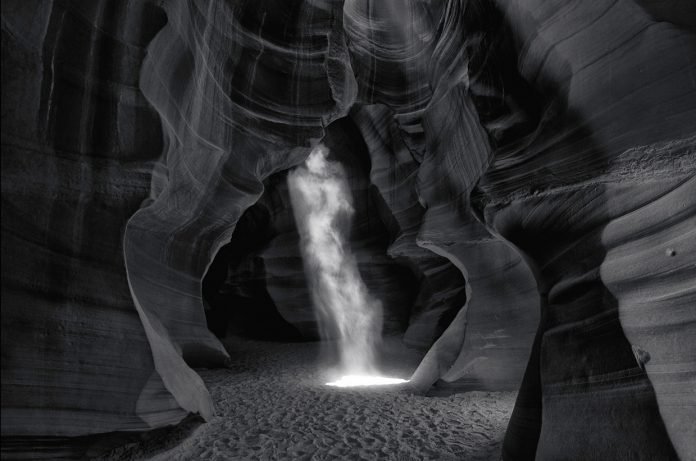 Peter Lik Fantom 696x461